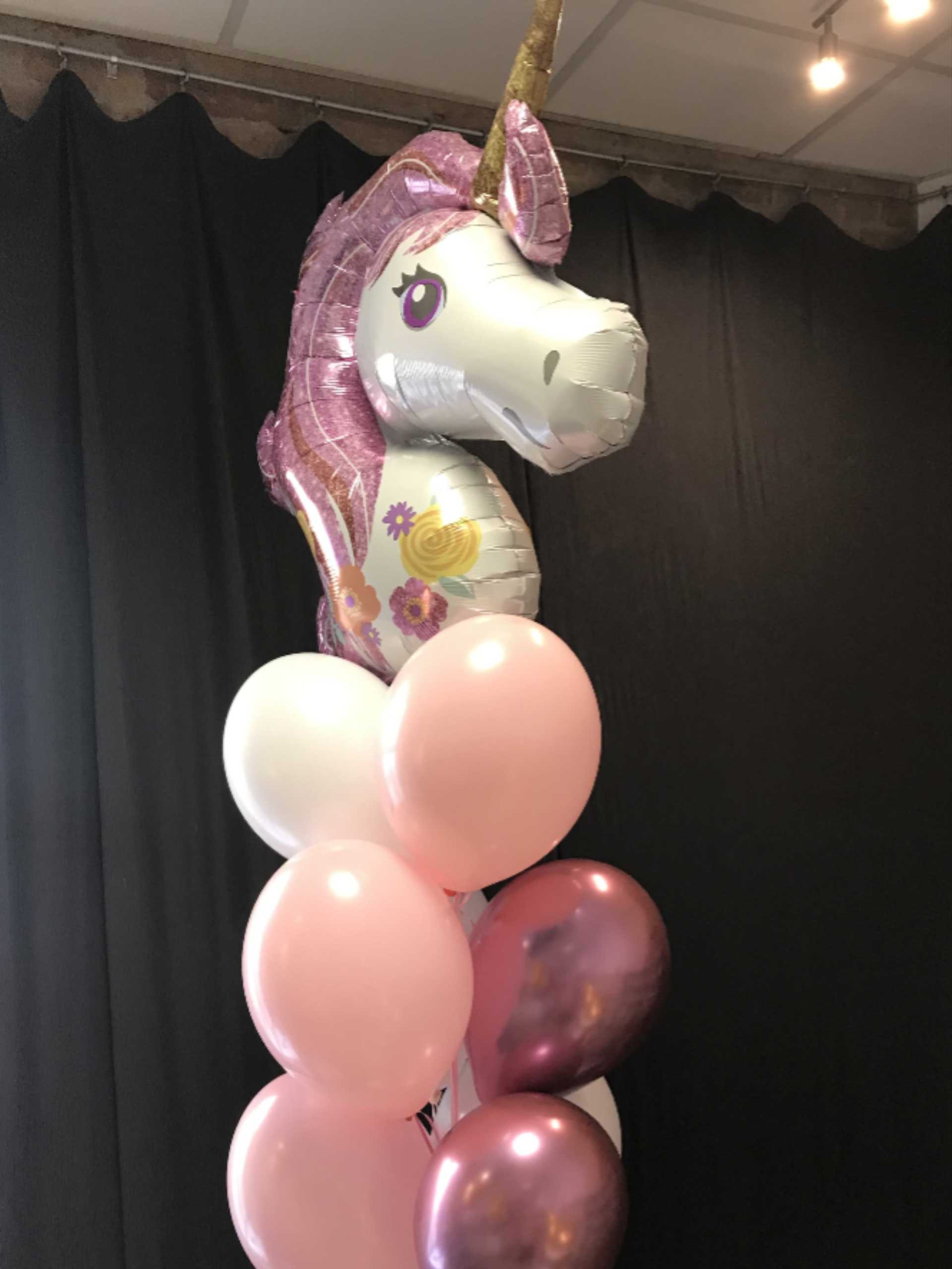 Eine Ballon-Einhornskulptur in Wien.