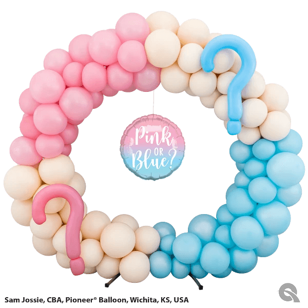 Ein Herzballon mit Fragezeichen, Ballondeko.